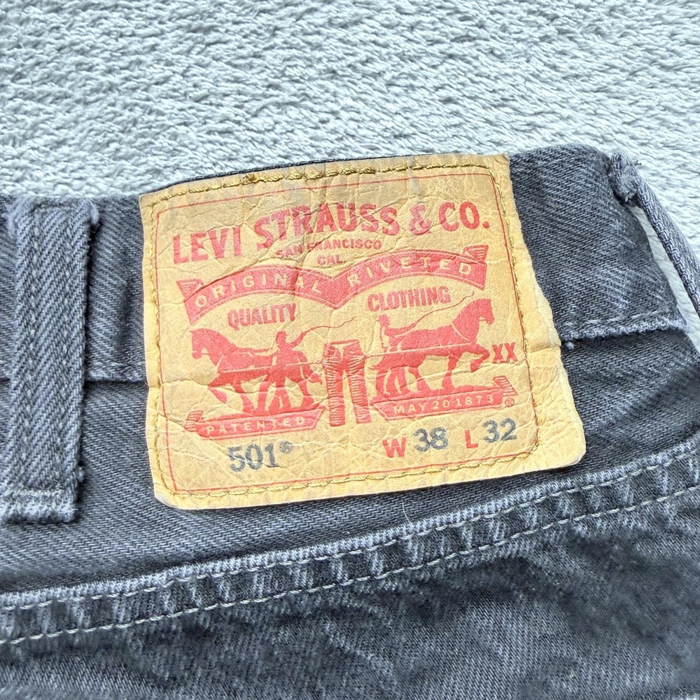 Levi 501 Jeans Mens Measured 37x30 Black - Picture 8 of 10
